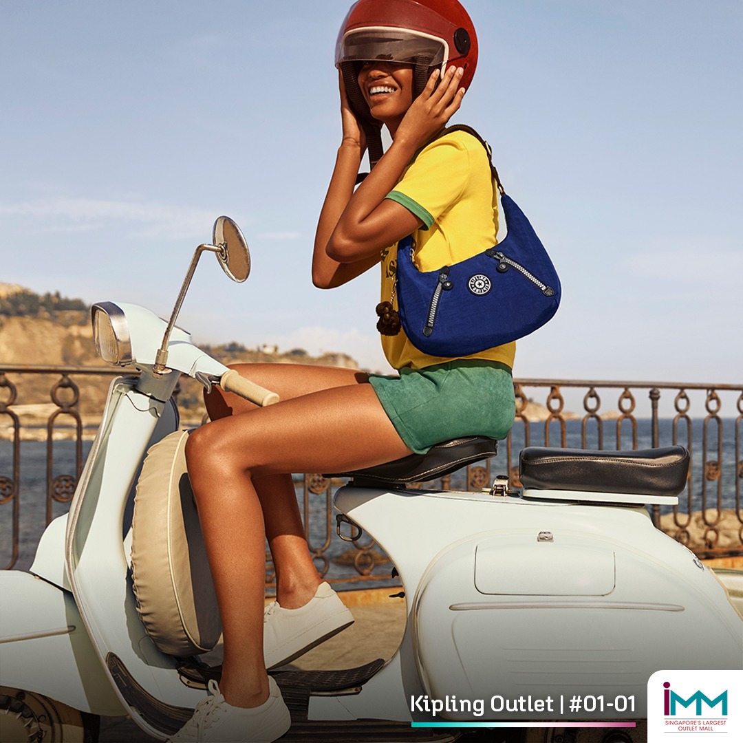 Kipling shoulder bag in a versatile style, perfect for everyday adventures